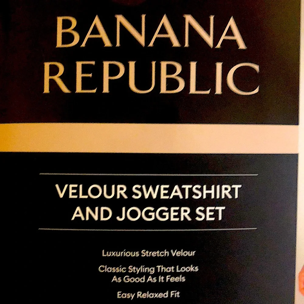 Banana Republic Women’s Velour Sweatshirt & Jogger Set Black - Picture 2 of 4